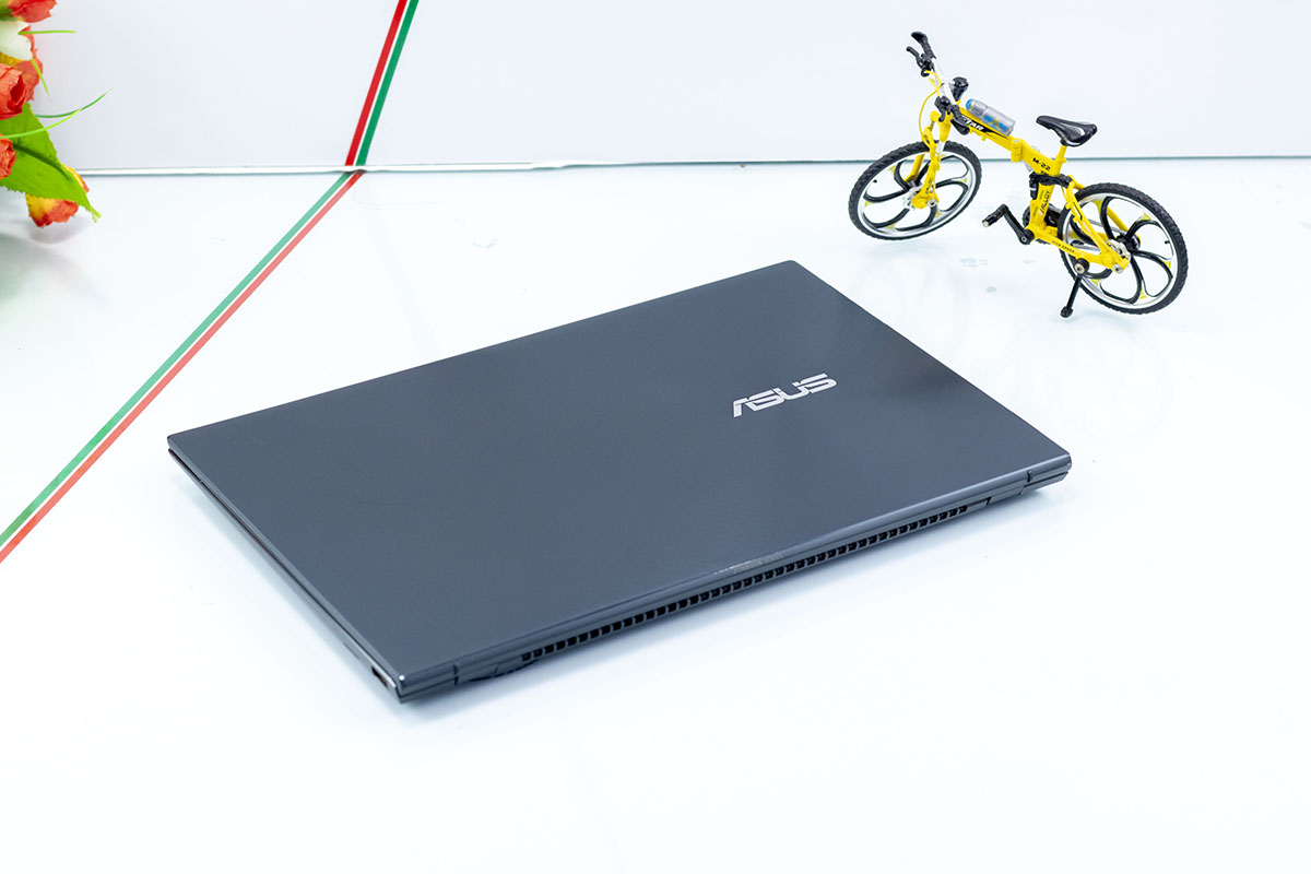 Asus Zenbook UX425EA-KI439T