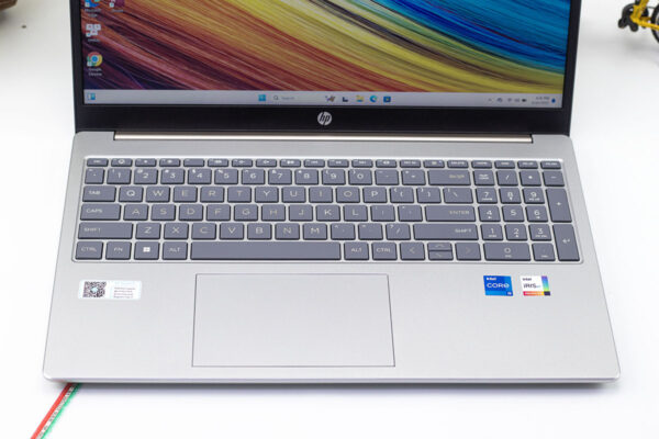 HP 15 fd0234TU - Ảnh 3