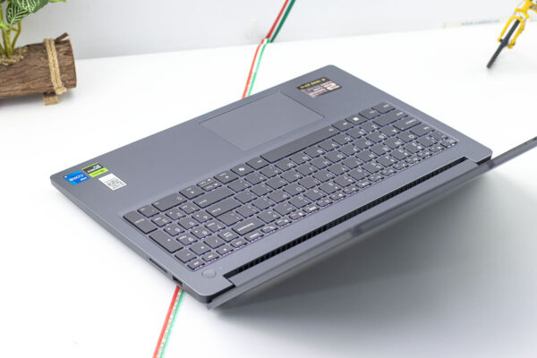 Lenovo LOQ 15IAX9E 83LK - Ảnh 4