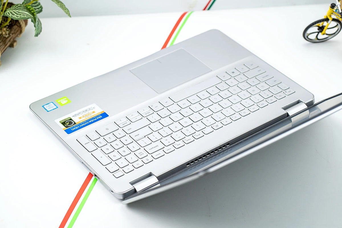 Dell Inspiron 5584 - Ảnh 3