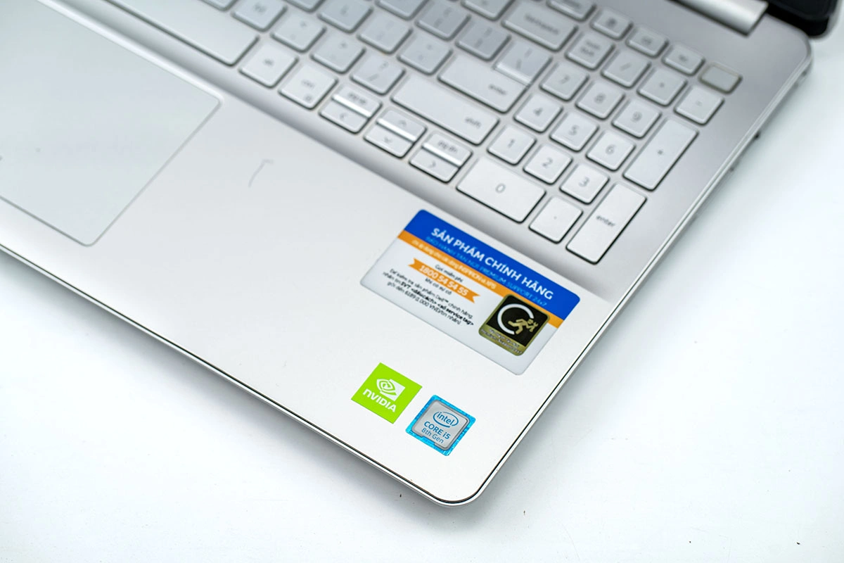 Dell Inspiron 5584 - Ảnh 6