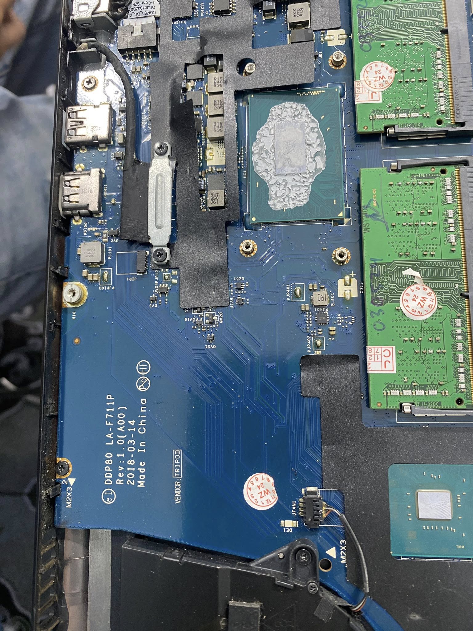 Cách bảo vệ laptop bền bỉ theo thời gian
