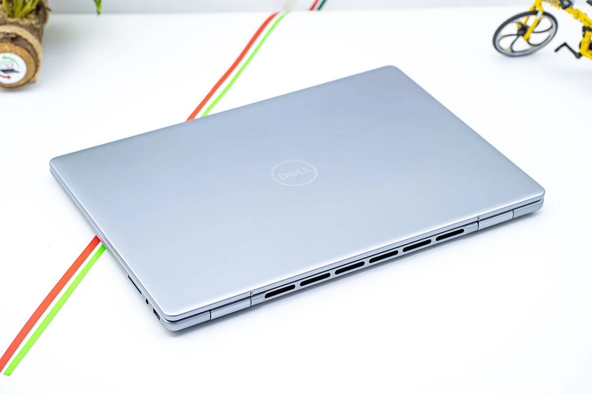 Dell Inspiron 16 Plus 7640 - Ảnh 9