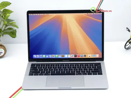 Alternative view of MacBook Pro 2019 A1989